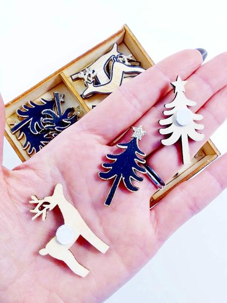 17-tlg. Set Rentier mit Tannenbaum in Holzbox